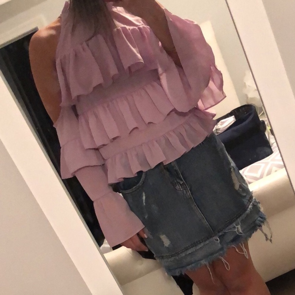 Pink ruffled blouse - Picture 2 of 2